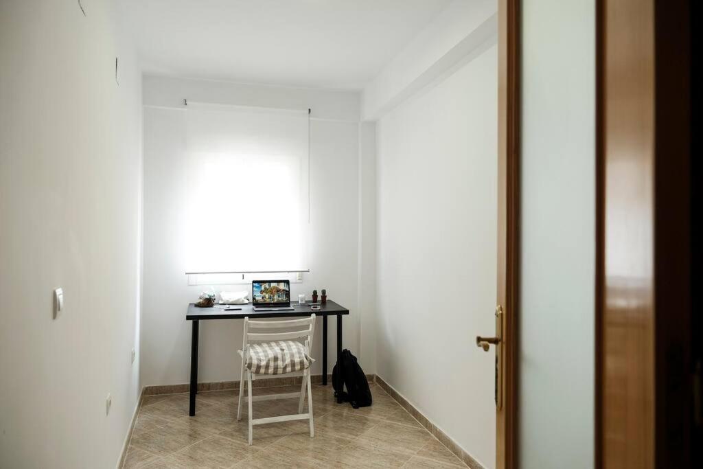 Apartamento A 100M Del Ayuntamiento Huelva Esterno foto